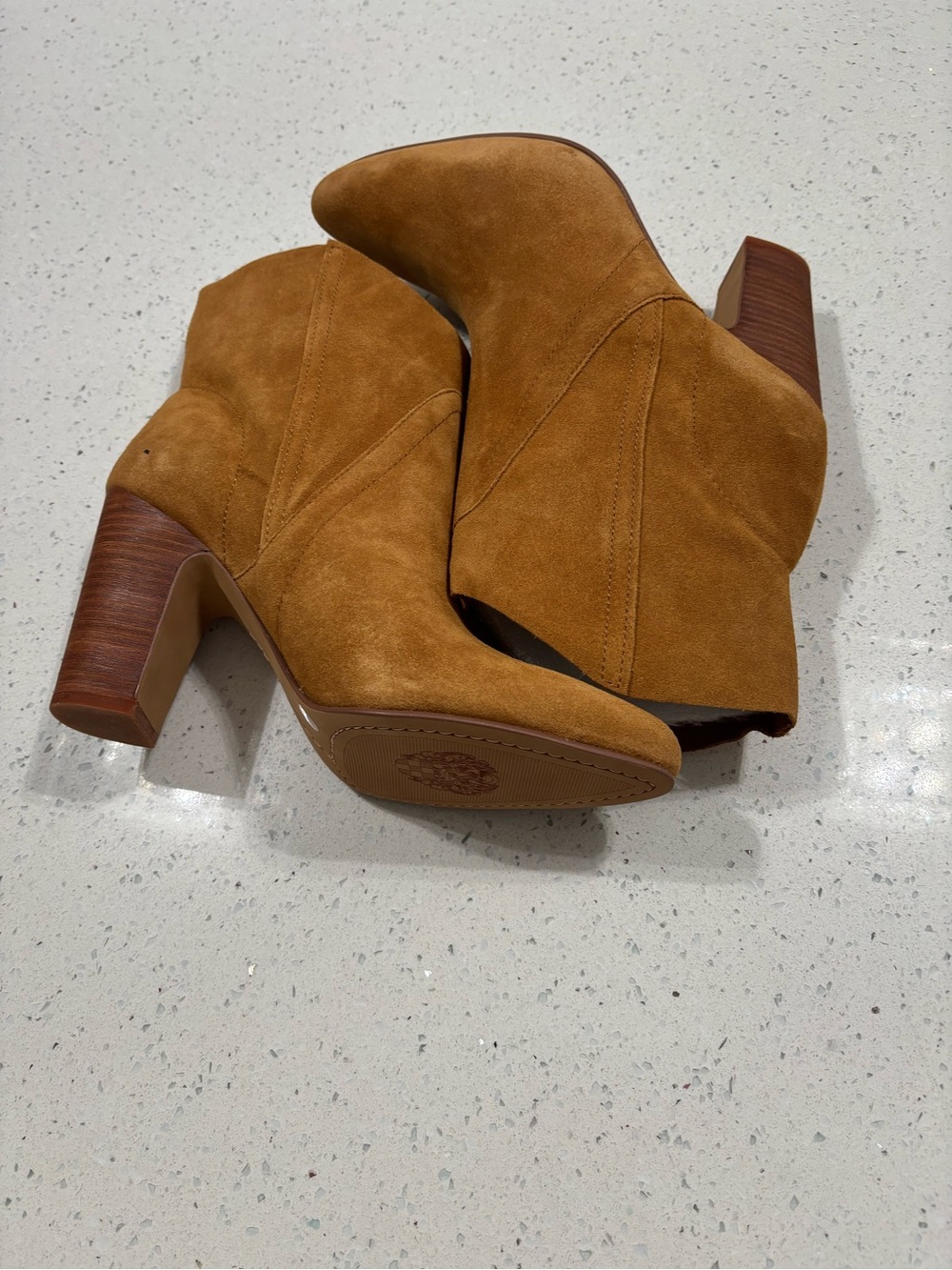 Vince Camuto Women’s  Suede Block Heel Ankle Booties - Tan Size 9 M New 4 inch